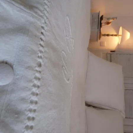 Chambres D'hotes Le Sainans Couette-café